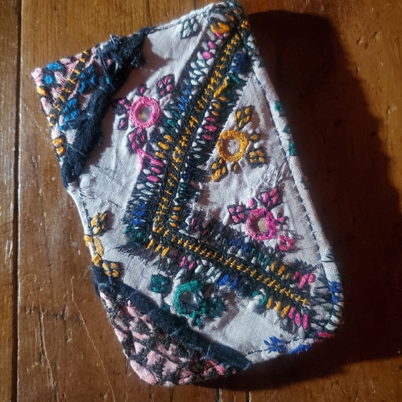 🐨 Free People Boho Embroidered Repurposed vtg banjara hippie Wallet card case - Picture 10 of 16